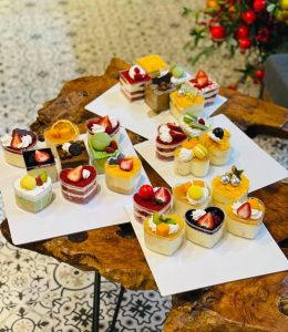 Ly tim có nắp đựng bánh tiramisu , bánh mousse , bánh panna cotta Ly tim ghép lại trang trí làm bánh sinh nhật Ly tim có nắp tiện dụng