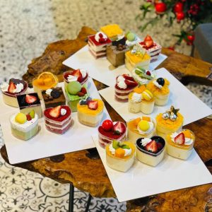 Ly tim có nắp đựng bánh tiramisu , bánh mousse , bánh panna cotta Ly tim ghép lại trang trí làm bánh sinh nhật Ly tim có nắp tiện dụng
