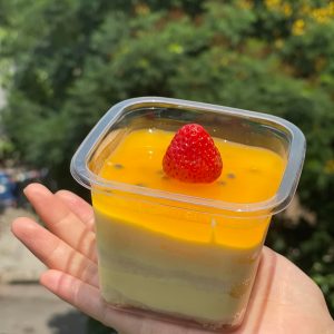 Hộp B10-8 vuông dùng đựng bánh mousse , bánh tiramisu , bánh panna cotta Hộp chuyên dùng đựng bánh lạnh Hộp B10-8 dùng đựng rau câu nổi