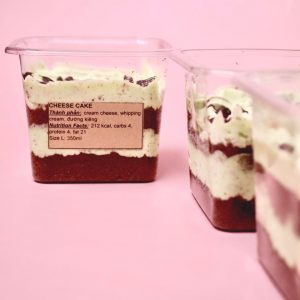Hộp B10-8 vuông dùng đựng bánh mousse , bánh tiramisu , bánh panna cotta Hộp chuyên dùng đựng bánh lạnh Hộp B10-8 dùng đựng rau câu nổi