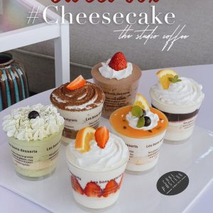 Ly nhựa mousse tròn nắp cầu là sản phẩm có hình dáng sang trọng bắt mắt bởi hình dáng tổng thể nắp tròn, bầu trông khá ngộ nghĩnh và độc đáo.