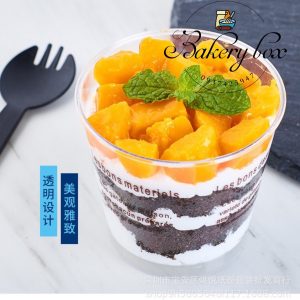 Ly nhựa mousse tròn nắp cầu là sản phẩm có hình dáng sang trọng bắt mắt bởi hình dáng tổng thể nắp tròn, bầu trông khá ngộ nghĩnh và độc đáo.
