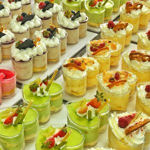 Ly tim có nắp đựng bánh tiramisu , bánh mousse , bánh panna cotta Ly tim ghép lại trang trí làm bánh sinh nhật Ly tim có nắp tiện dụng