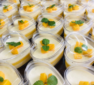Ly tim có nắp đựng bánh tiramisu , bánh mousse , bánh panna cotta Ly tim ghép lại trang trí làm bánh sinh nhật Ly tim có nắp tiện dụng