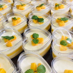 Ly tim có nắp đựng bánh tiramisu , bánh mousse , bánh panna cotta Ly tim ghép lại trang trí làm bánh sinh nhật Ly tim có nắp tiện dụng