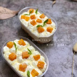Hộp nhựa oval XY150G đựng bánh lạnh siêu đẹp Kích thước hộp : Dài 14cm , miệng rộng 8,5cm , cao 6cm Hộp đậy nắp chắc chắn Đựng bánh lạnh trong suốt nhìn bắt mắt