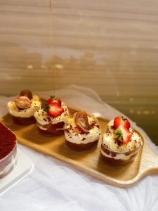 Ly tim có nắp đựng bánh tiramisu , bánh mousse , bánh panna cotta Ly tim ghép lại trang trí làm bánh sinh nhật Ly tim có nắp tiện dụng