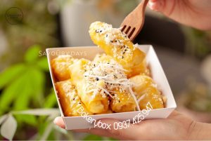 100 Hộp giấy vuông E1413 màu trắng đựng bánh nắp nhựa trong Kích thước hộp : Miệng 14cm x 13cm Đáy 12cm x 10,5cm Hộp dùng đựng bánh bento cake, bánh tiramisu, bánh ngọt....