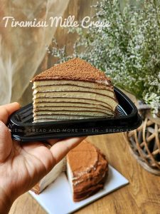 Hộp Tam Giác A03 Đựng Bánh Kem - Tiramisu - Cheese Cake - Red Velvet - Bánh Crepe Nhiều Tầng