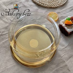 A1680G - 50 cái Hộp tròn đế vàng đựng 5 cái bánh bao đào tiên, bông lan trứng muối 14cm Hộp A1680 cao 9,5cm đựng được 5 cái bánh bao đào tiên Kích thước đáy 14cm lọt lòng Hộp nắp trong , đế vàng Bán theo lốc 50 cái 195k (3900d) Bán theo lốc 100 cái 370k ( 3700d) Bán theo thùng 900 cái Liên hệ (điện thoại / zalo) : 0937.425.947 Địa chỉ cửa hàng : 1540 Võ Văn Kiệt, P7, Q6