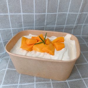 Kích thước: dài 14cm x ngang 9cm, đáy 7cm Đáy được làm từ giấy có 2 lớp PE chống nước. Mặt trong của tô giấy nâu được bọc màng PE và dán nhiệt, có nắp nhựa trong suốt nhìn thấy thức ăn. Thích hợp mang đi du lịch dã ngoại, tiện lợi đựng các thực phẩm, bánh, cơm... Mua sỉ liên hệ Liên hệ (điện thoại / zalo) : 0937.425.947 Địa chỉ cửa hàng : 1540 Võ Văn Kiệt, P7, Q6