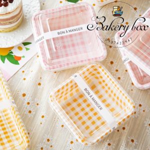 🌷 Kích thước: 90mm x 90mm (đáy) x 65mm (cao) x 120mm (miệng) 🌵 Dung tích: 420ml 🍰 Sản phẩm thích hợp đựng bánh kem mini, macaron, su sing... 📞 Mua sỉ liên hệ 🛵 Cần gấp hãy đặt hoả tốc 🙋🏻‍♀️ Liên hệ (điện thoại / zalo) : 0937.425.947 🏠 Địa chỉ cửa hàng : 1540 Võ Văn Kiệt, P7, Q6