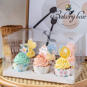 〰️ Kích thước: 26.8cm (dài) x 18cm (ngang) x 14.2cm (cao) 🧁 Sản phẩm thích hợp đựng bánh cupcake, hộp bánh kem bên ngoài. 📞 Mua sỉ liên hệ 🛵 Cần gấp hãy đặt hoả tốc 🙋🏻♀️ Liên hệ (điện thoại / zalo) : 0937.425.947 🏠 Địa chỉ cửa hàng : 1540 Võ Văn Kiệt, P7, Q6