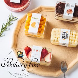 🍒 Kích thước: 11.7cm (dài) x 6cm (ngang) x 5cm (cao) 🍩 Dung tích: 280ml ✨ Sản phẩm dùng đựng bánh lạnh, tiramisu, pannacotta... 📞 Mua sỉ liên hệ 🛵 Cần gấp hãy đặt hoả tốc 🙋🏻‍♀️ Liên hệ (điện thoại / zalo) : 0937.425.947 🏠 Địa chỉ cửa hàng : 1540 Võ Văn Kiệt, P7, Q6