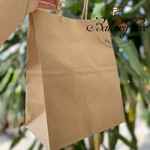 🌈 Kích thước: 21cm (ngang) x 27cm (cao) x 15cm (rộng) 🧁 Túi giấy quai xách đựng thức ăn, mỹ phẩm... 📞 Mua sỉ liên hệ 🛵 Cần gấp hãy đặt hoả tốc 🙋🏻♀️ Liên hệ (điện thoại / zalo) : 0937.425.947 🏠 Địa chỉ cửa hàng : 1540 Võ Văn Kiệt, P7, Q6