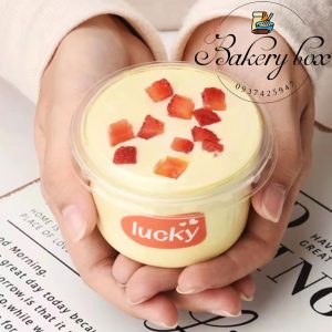 🧁 HỦ NHỰA TRÒN ĐỰNG BÁNH LẠNH 🧁 ✏️ Kích thước: 7.8cm x đáy 6cm x cao 4.7cm 〰️ Dung tích: 140ml 🍭Hủ tròn đựng bánh lạnh, pudding, tiramisu, flan, oreo cheesecake... 💌 Thùng 2800 hộp giá inbox ————————————— ☎️ Mua sỉ liên hệ 🛵 Cần gấp hãy đặt hoả tốc 🙋🏻♀️ Liên hệ (điện thoại / zalo) : 0937.425.947 ⏰ Thời gian: 9h - 17h (Trước khi qua gọi hoặc nhắn tin cho shop để chuẩn bị hàng giúp mình nhé ạ) 🏠 Địa chỉ cửa hàng : 1540 Võ Văn Kiệt, P7, Q6