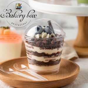 🍮 LY NHỰA NẮP CẦU ĐỰNG MOUSSE 🍮 🌵 Kích thước: 7cm (cao) x 5.2cm (đáy) x 7.5cm (miệng) 🌵 Dung tích: 180ml 🌵 Ly nhựa mousse tròn nắp cầu là sản phẩm có hình dáng sang trọng bắt mắt bởi hình dáng tổng thể nắp tròn, bầu trông khá ngộ nghĩnh và độc đáo. 🌵 Ly nhựa mousse tròn không chỉ hình dáng mà còn đẹp, làm từ nhựa PE. Sản phẩm có màu trắng trong, bóng láng đảm bảo chất lượng tiêu chuẩn an toàn vệ sinh thực phẩm. Phần thân có kích thước vừa vặn giúp bạn đựng được lượng nước uống mang đi vừa đủ. Dùng ly nhựa nắp cầu là bạn mua cho mình một thương hiệu sành điệu lịch lãm và cao cấp. 📞 Mua sỉ liên hệ 🛵 Cần gấp hãy đặt hoả tốc 🙋🏻‍♀️ Liên hệ (điện thoại / zalo) : 0937.425.947 🏠 Địa chỉ cửa hàng : 1540 Võ Văn Kiệt, P7, Q6