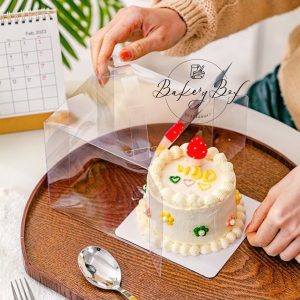 HỘP ĐỰNG BÁNH KEM KÈM ĐẾ