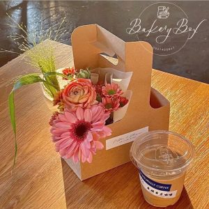 🌷 KHAY KRAFT QUAI XÁCH ĐỰNG HOA 🌷 🎀 Kích thước: 17.5cm x 8cm x 9cm (cao) ➖ Sản phẩm thích hợp đựng hoa, ly nước, quà tặng ➖ Thùng 1000 hộp giá inbox ————————————— ☎️ Mua sỉ liên hệ 🛵 Cần gấp hãy đặt hoả tốc 🙋🏻‍♀️ Liên hệ (điện thoại / zalo) : 0937.425.947 ⏰ Thời gian: 9h - 17h (Trước khi qua gọi hoặc nhắn tin cho shop để chuẩn bị hàng giúp mình nhé ạ) 🏠 Địa chỉ cửa hàng : 1540 Võ Văn Kiệt, P7, Q6