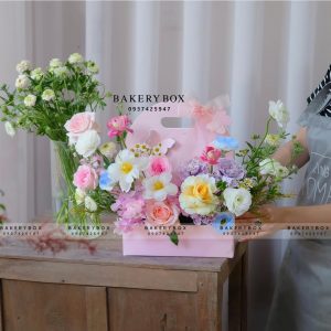 HỘP CÁNH BƯỚM MÀU HỒNG CẮM HOA, BÁNH KEM, QUÀ TẶNG