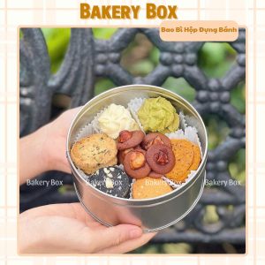 HỘP THIẾC LỚN ĐỰNG BÁNH NGỌT